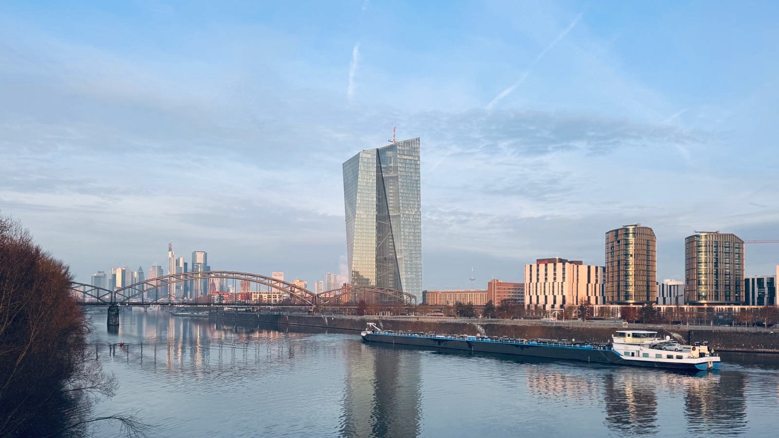 Neue Zinsweltordnung: Japan hebt an, China kühlt ab, USA dominieren Neue Zinsweltordnung: Japan hebt an, China kühlt ab, USA dominieren